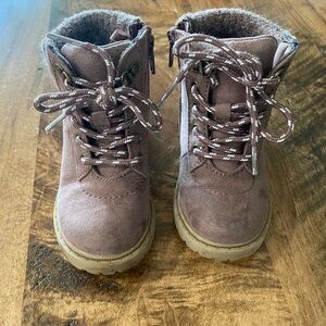Old Navy toddler size 7 purple /mauve boots